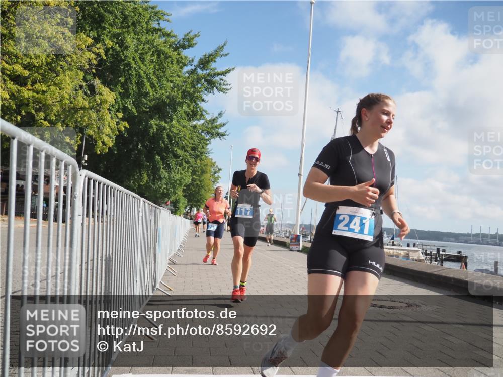 17.08.2025 - KN Förde Triathlon 2025 KatJ http://msf.ph/oto/8592692 17.08.2025 10:20:18 Laufen 110, 117, 235, 241 meine-sportfotos.de