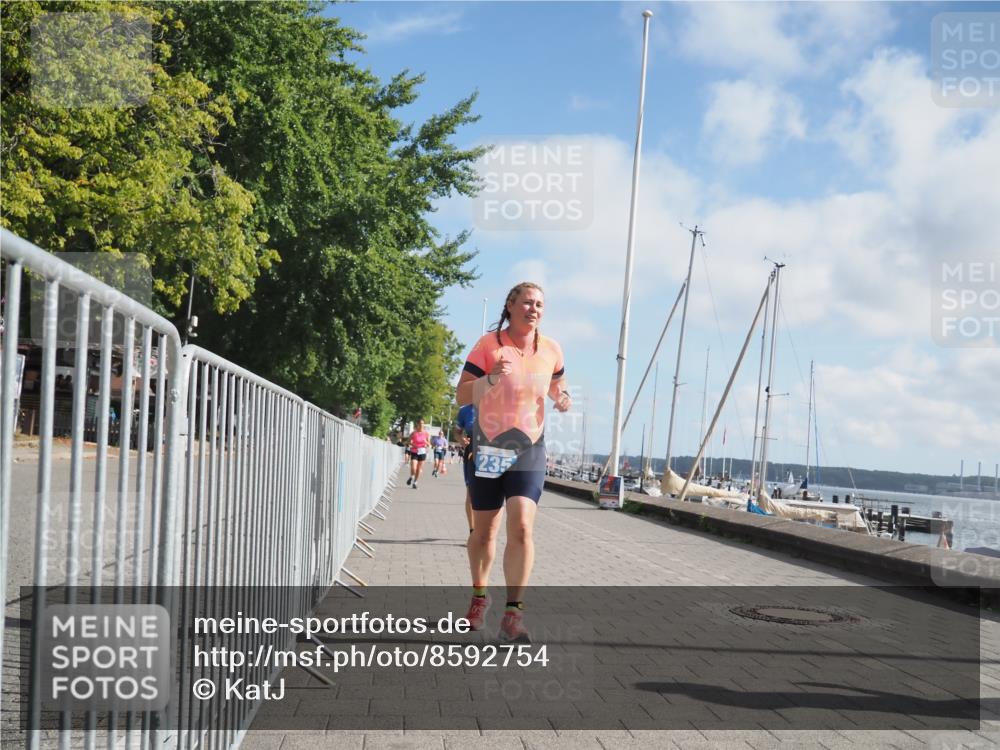 17.08.2025 - KN Förde Triathlon 2025 KatJ http://msf.ph/oto/8592754 17.08.2025 10:20:21 Laufen 110, 117, 135, 235 meine-sportfotos.de