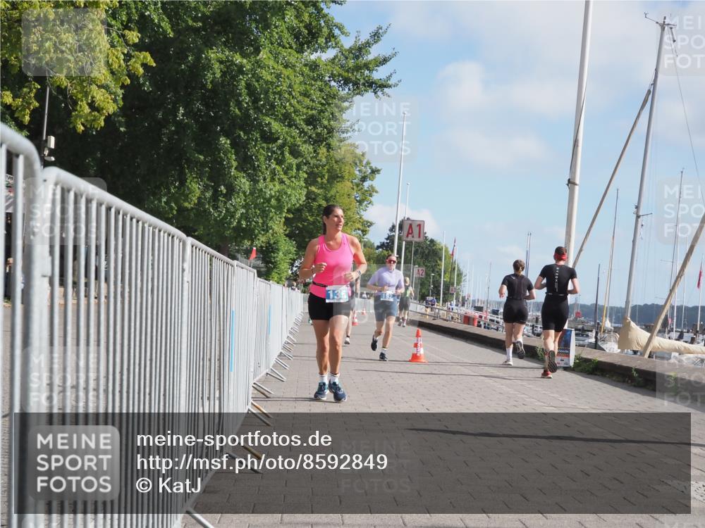 17.08.2025 - KN Förde Triathlon 2025 KatJ http://msf.ph/oto/8592849 17.08.2025 10:20:26 Laufen 106, 110, 135, 192 meine-sportfotos.de