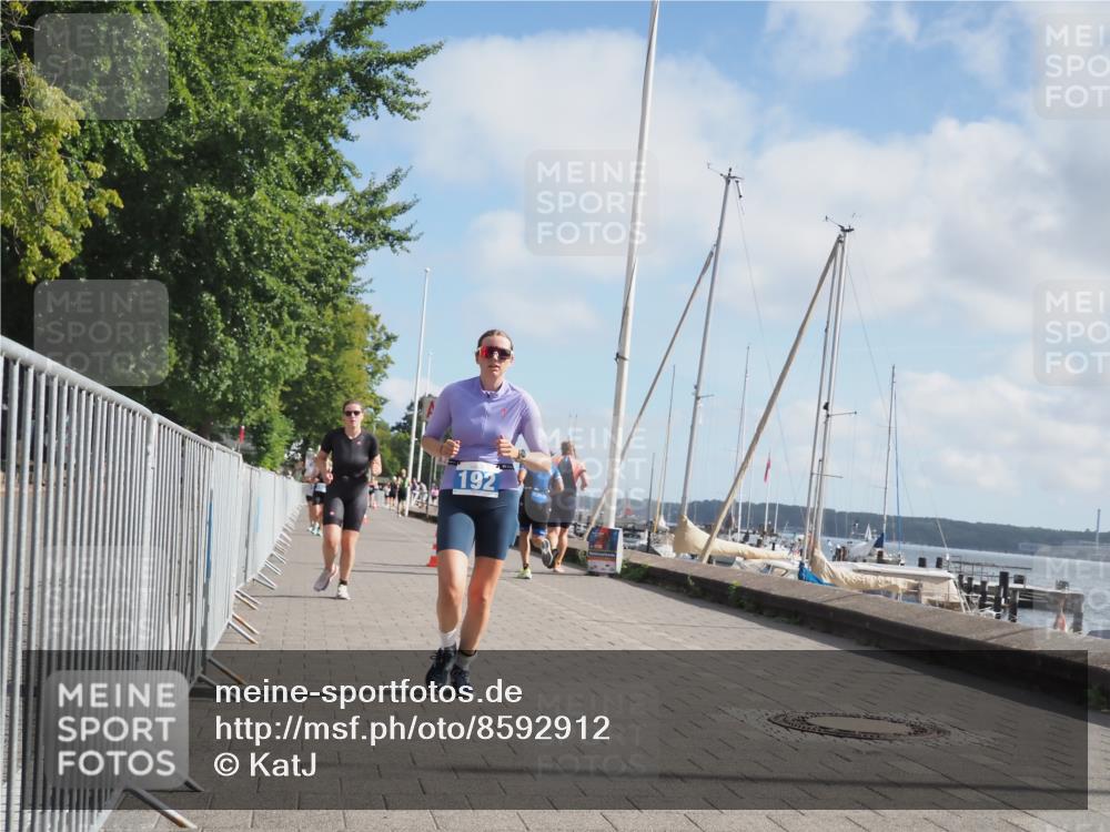 17.08.2025 - KN Förde Triathlon 2025 KatJ http://msf.ph/oto/8592912 17.08.2025 10:20:31 Laufen 106, 135, 185, 192 meine-sportfotos.de