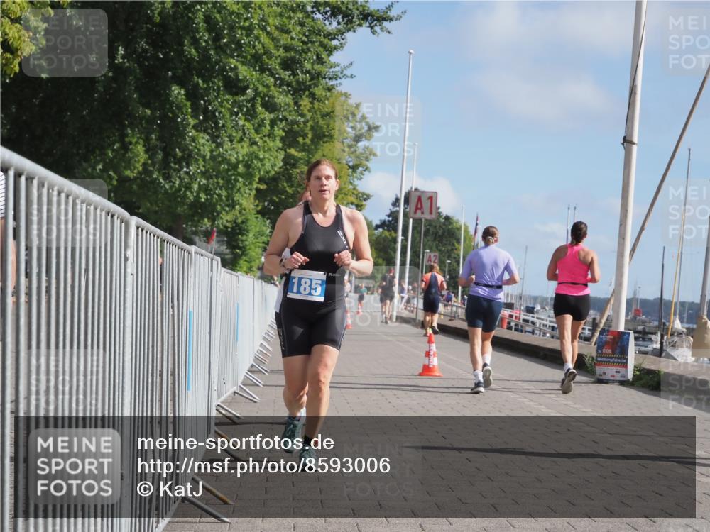 17.08.2025 - KN Förde Triathlon 2025 KatJ http://msf.ph/oto/8593006 17.08.2025 10:20:39 Laufen 139, 157, 185 meine-sportfotos.de
