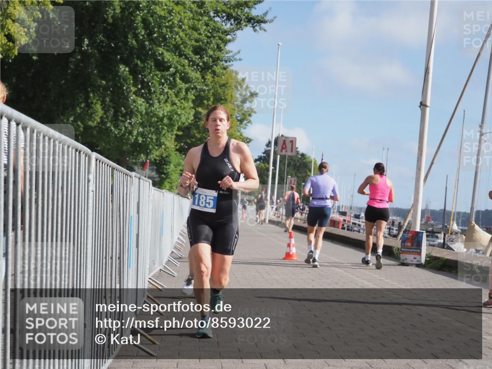 17.08.2025 - KN Förde Triathlon 2025 KatJ http://msf.ph/oto/8593022 17.08.2025 10:20:39 Laufen 139, 157, 185 meine-sportfotos.de