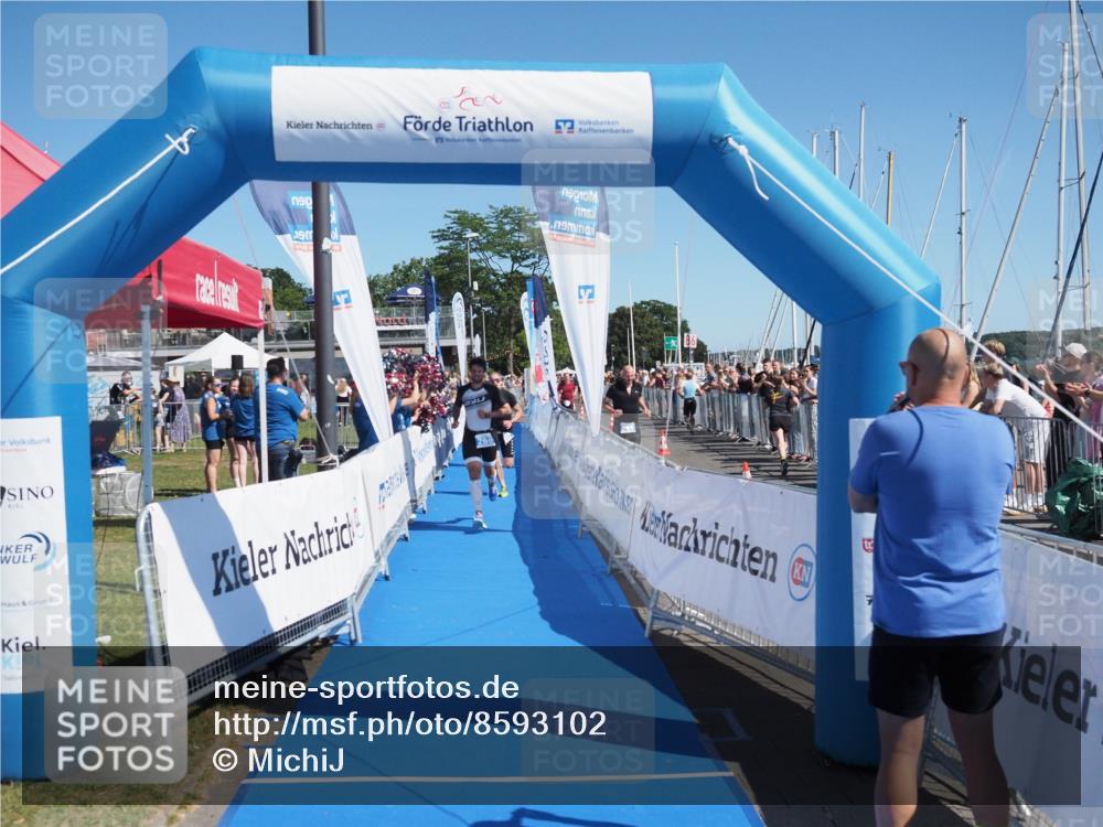 17.08.2025 - KN Förde Triathlon 2025 MichiJ http://msf.ph/oto/8593102 17.08.2025 12:00:13 Laufen 267, 269 meine-sportfotos.de
