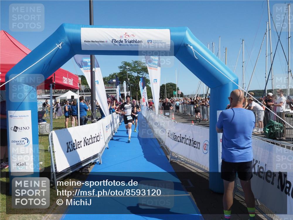 17.08.2025 - KN Förde Triathlon 2025 MichiJ http://msf.ph/oto/8593120 17.08.2025 12:00:13 Laufen 267, 269 meine-sportfotos.de