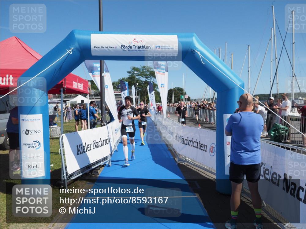 17.08.2025 - KN Förde Triathlon 2025 MichiJ http://msf.ph/oto/8593167 17.08.2025 12:00:14 Laufen 267, 269 meine-sportfotos.de