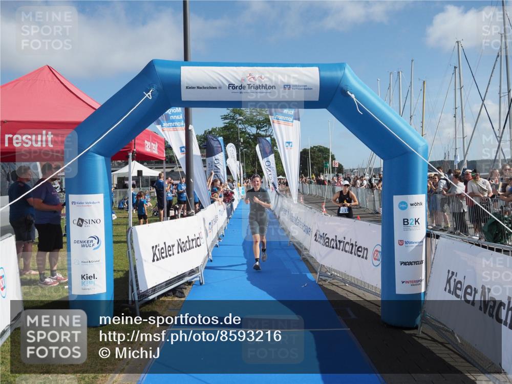17.08.2025 - KN Förde Triathlon 2025 MichiJ http://msf.ph/oto/8593216 17.08.2025 10:36:38 Laufen 240 meine-sportfotos.de