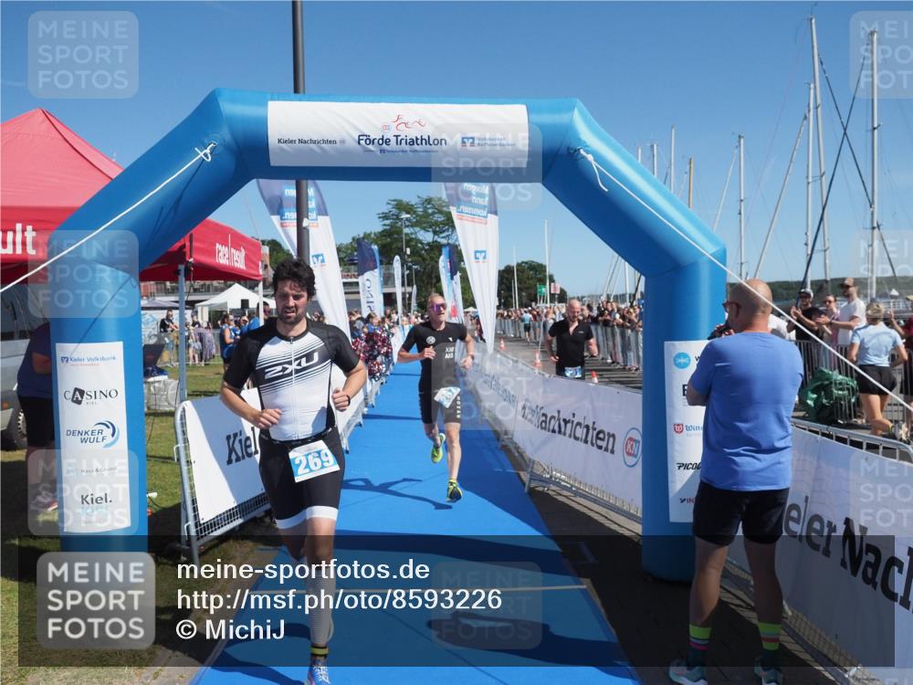 17.08.2025 - KN Förde Triathlon 2025 MichiJ http://msf.ph/oto/8593226 17.08.2025 12:00:15 Laufen 267, 269 meine-sportfotos.de