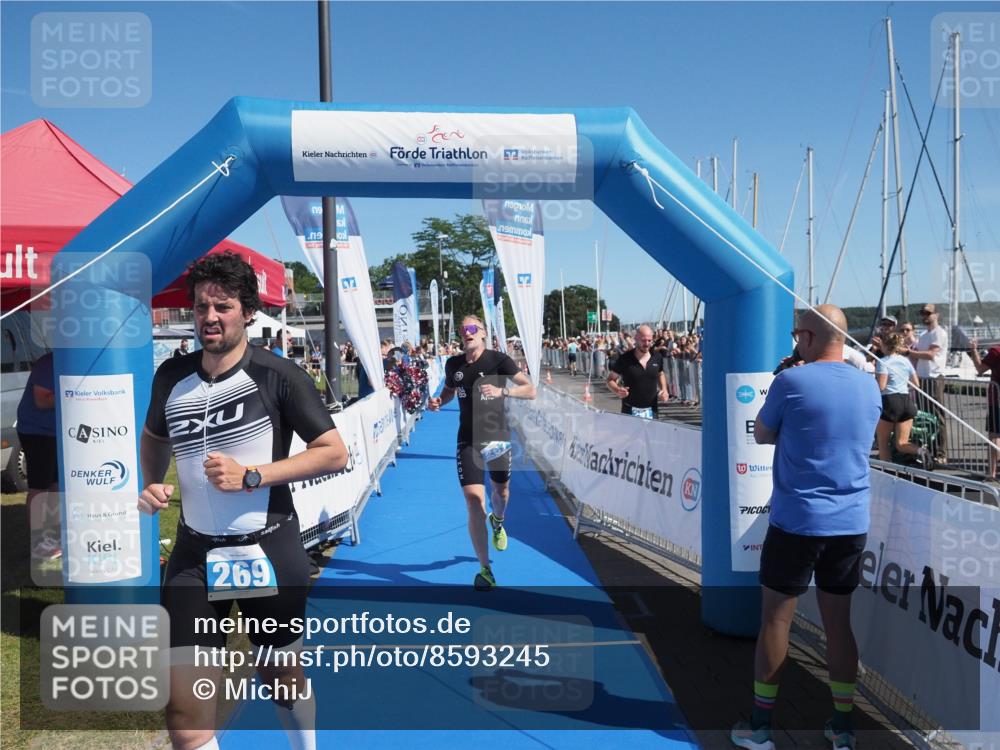 17.08.2025 - KN Förde Triathlon 2025 MichiJ http://msf.ph/oto/8593245 17.08.2025 12:00:16 Laufen 267, 269 meine-sportfotos.de