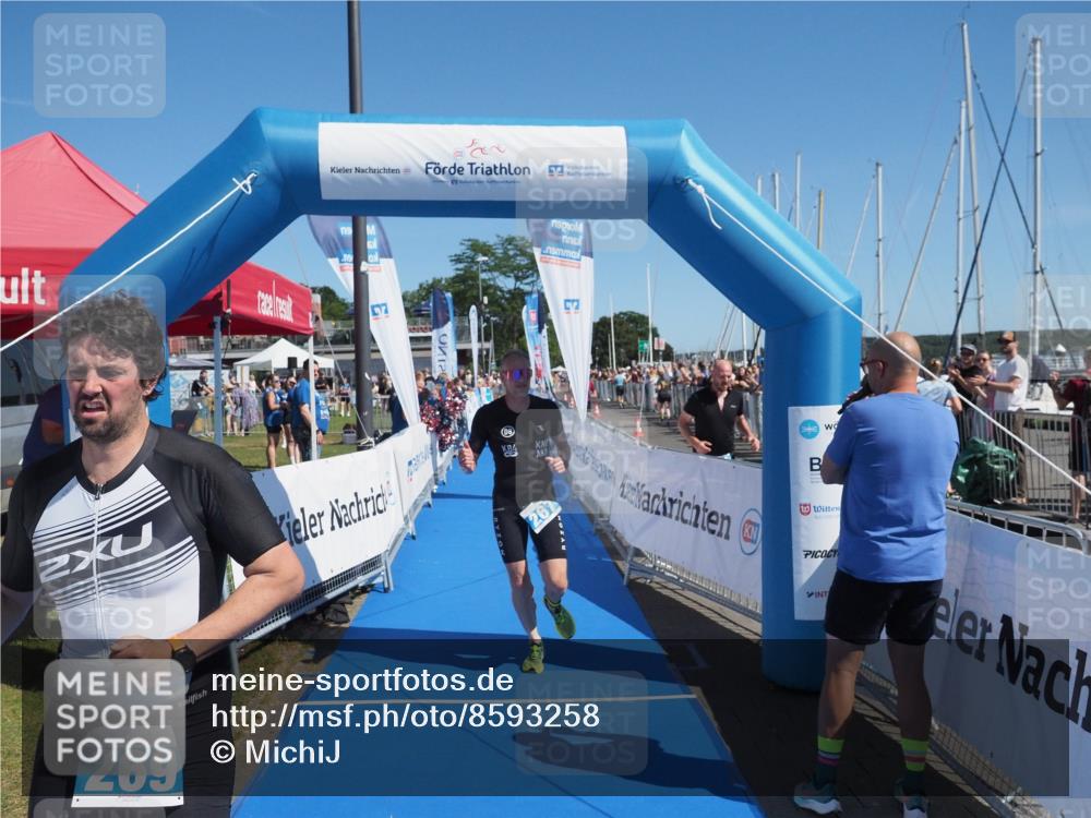 17.08.2025 - KN Förde Triathlon 2025 MichiJ http://msf.ph/oto/8593258 17.08.2025 12:00:16 Laufen 267, 269 meine-sportfotos.de