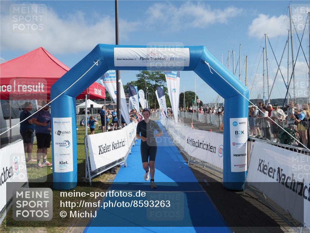 17.08.2025 - KN Förde Triathlon 2025 MichiJ http://msf.ph/oto/8593263 17.08.2025 10:36:39 Laufen 240 meine-sportfotos.de