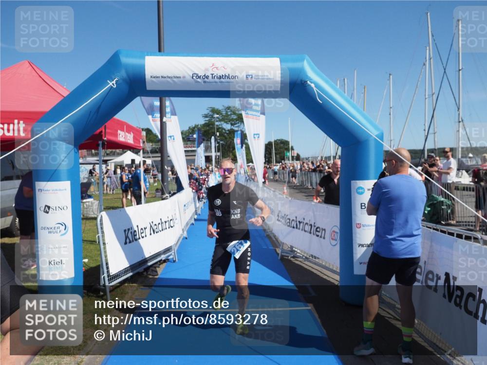17.08.2025 - KN Förde Triathlon 2025 MichiJ http://msf.ph/oto/8593278 17.08.2025 12:00:16 Laufen 267, 269 meine-sportfotos.de