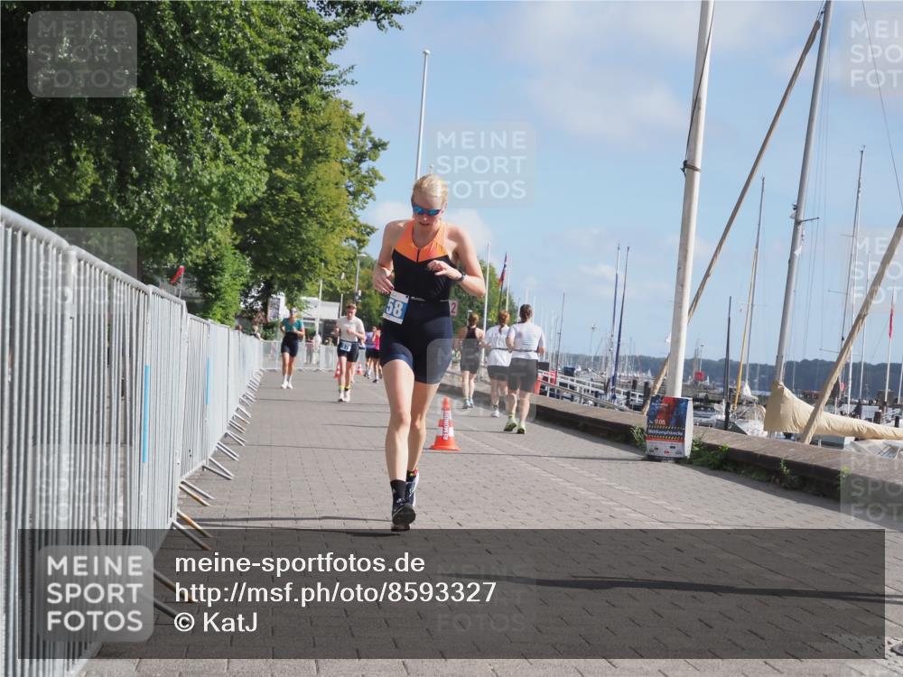 17.08.2025 - KN Förde Triathlon 2025 KatJ http://msf.ph/oto/8593327 17.08.2025 10:20:55 Laufen 140, 158 meine-sportfotos.de