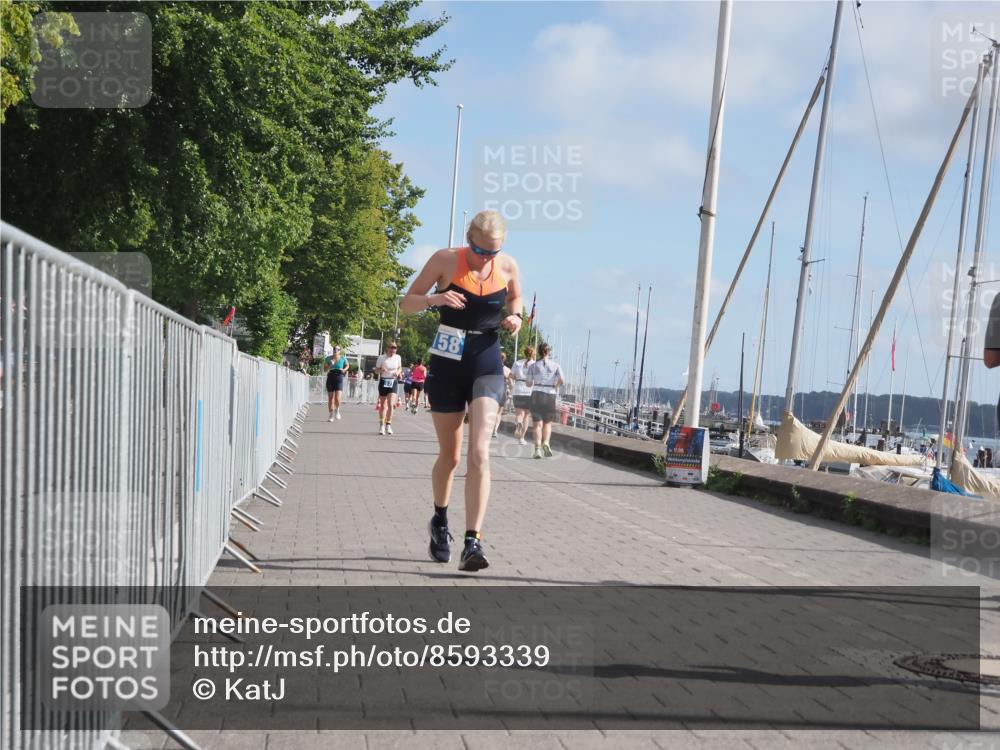 17.08.2025 - KN Förde Triathlon 2025 KatJ http://msf.ph/oto/8593339 17.08.2025 10:20:55 Laufen 140, 158 meine-sportfotos.de