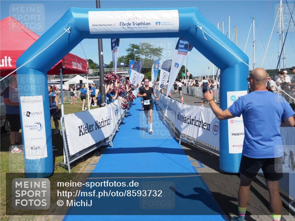 17.08.2025 - KN Förde Triathlon 2025 MichiJ http://msf.ph/oto/8593732 17.08.2025 13:54:07 Laufen 437, 513 meine-sportfotos.de