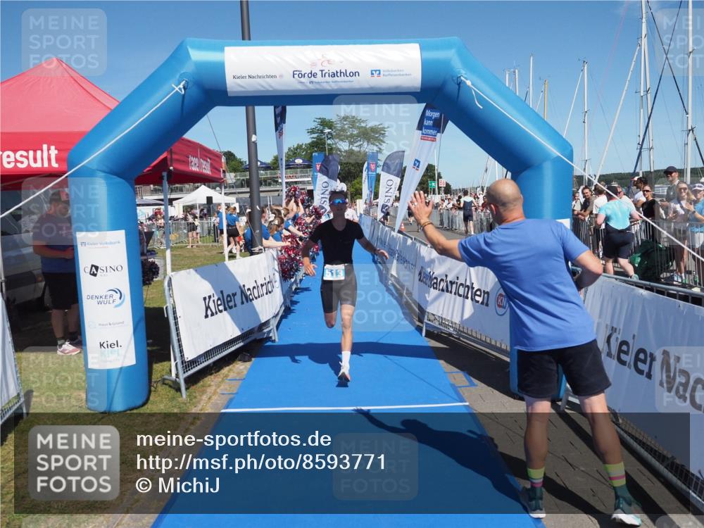 17.08.2025 - KN Förde Triathlon 2025 MichiJ http://msf.ph/oto/8593771 17.08.2025 13:54:08 Laufen 437, 513 meine-sportfotos.de