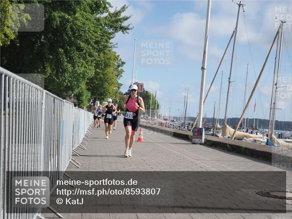 17.08.2025 - KN Förde Triathlon 2025 KatJ http://msf.ph/oto/8593807 17.08.2025 10:21:52 Laufen 120, 195, 250 meine-sportfotos.de