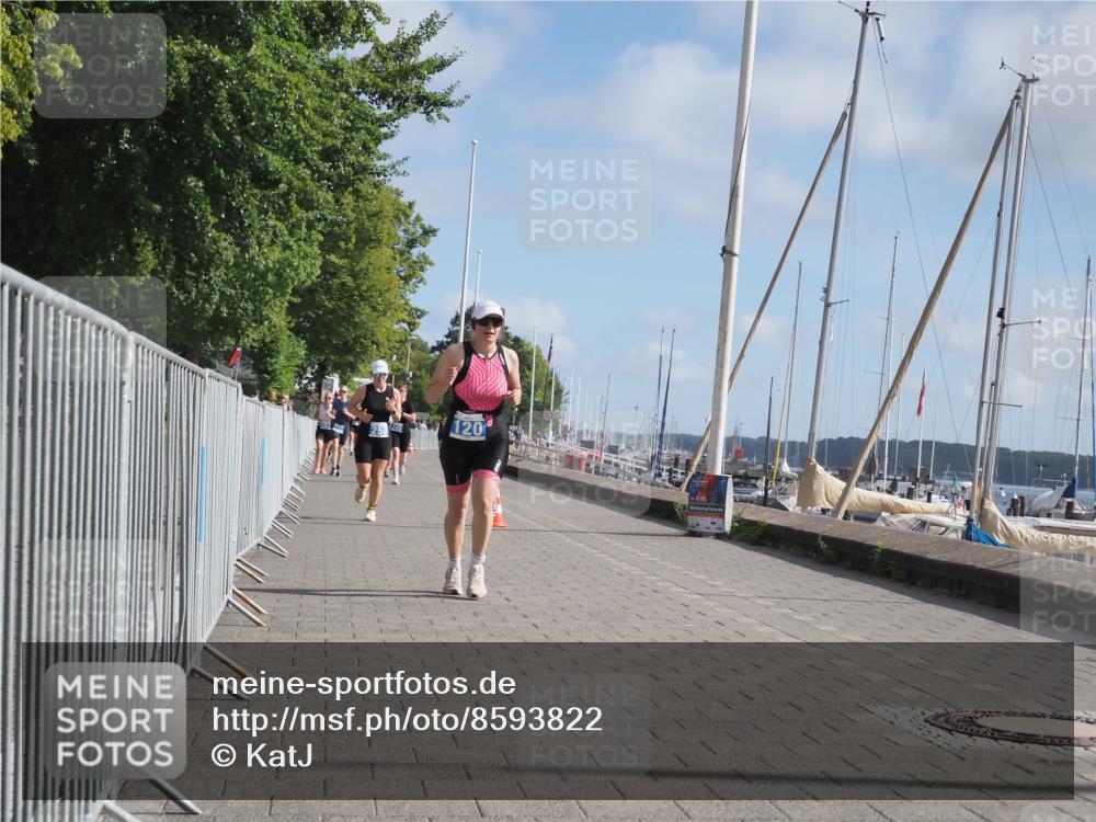 17.08.2025 - KN Förde Triathlon 2025 KatJ http://msf.ph/oto/8593822 17.08.2025 10:21:52 Laufen 120, 195, 250 meine-sportfotos.de