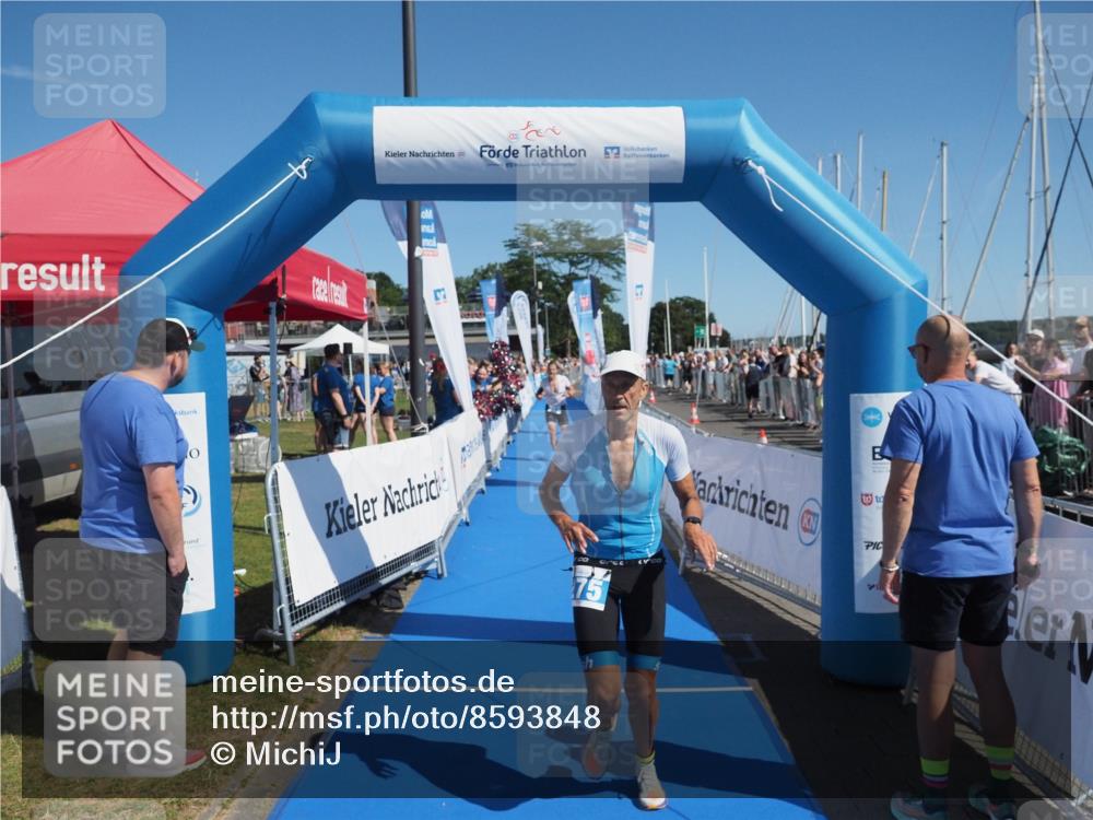 17.08.2025 - KN Förde Triathlon 2025 MichiJ http://msf.ph/oto/8593848 17.08.2025 12:01:15 Laufen 275, 287 meine-sportfotos.de