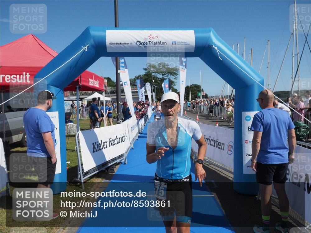17.08.2025 - KN Förde Triathlon 2025 MichiJ http://msf.ph/oto/8593861 17.08.2025 12:01:15 Laufen 275, 287 meine-sportfotos.de