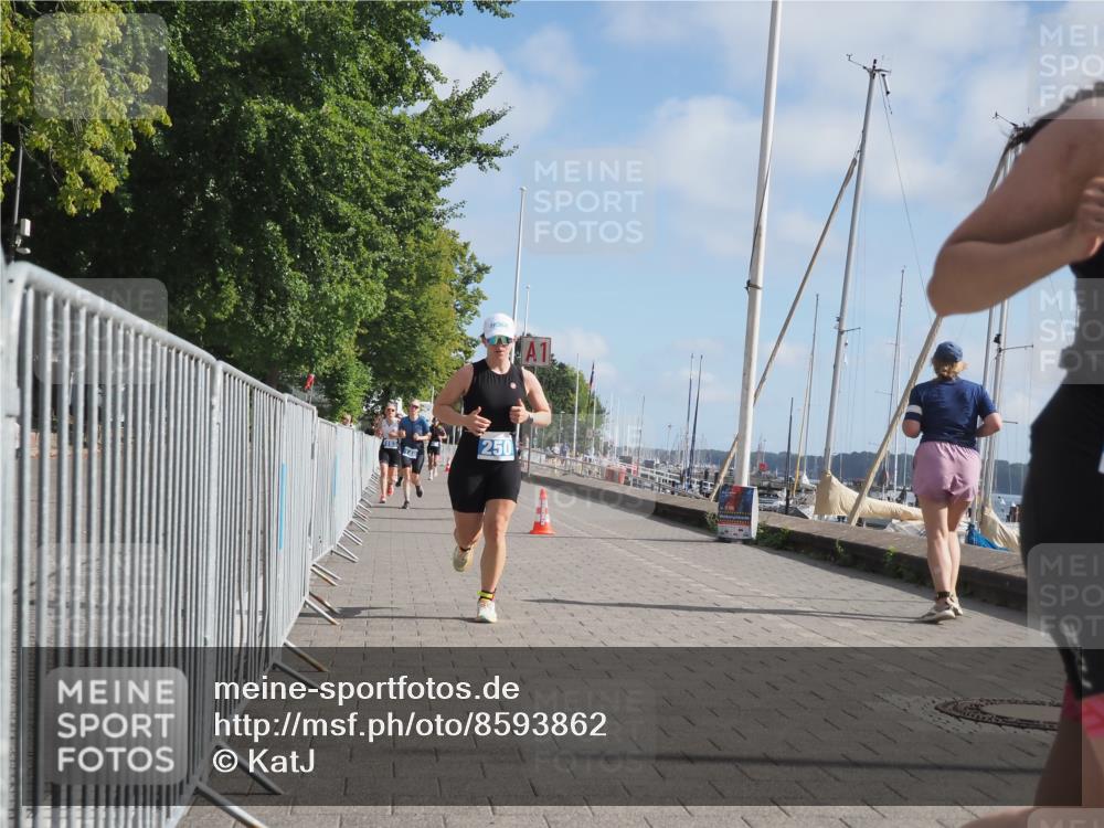 17.08.2025 - KN Förde Triathlon 2025 KatJ http://msf.ph/oto/8593862 17.08.2025 10:21:56 Laufen 120, 126, 148, 153, 224, 250 meine-sportfotos.de