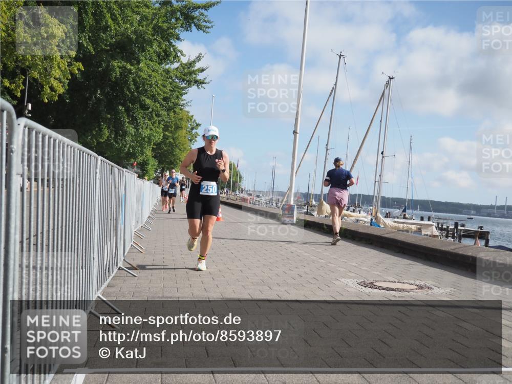 17.08.2025 - KN Förde Triathlon 2025 KatJ http://msf.ph/oto/8593897 17.08.2025 10:21:57 Laufen 120, 126, 148, 153, 224, 250 meine-sportfotos.de