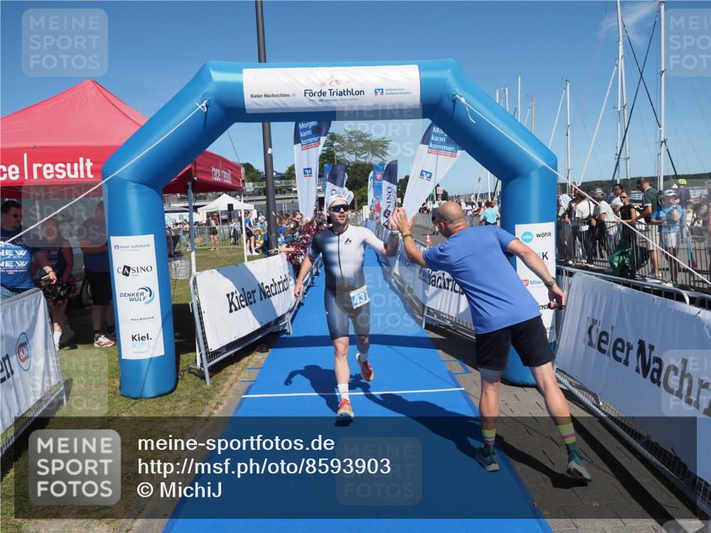 17.08.2025 - KN Förde Triathlon 2025 MichiJ http://msf.ph/oto/8593903 17.08.2025 13:54:11 Laufen 437, 513 meine-sportfotos.de