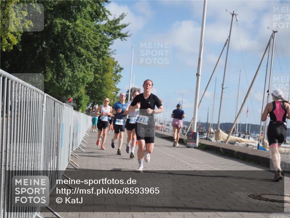 17.08.2025 - KN Förde Triathlon 2025 KatJ http://msf.ph/oto/8593965 17.08.2025 10:22:00 Laufen 126, 147, 148, 153, 166, 224, 250 meine-sportfotos.de