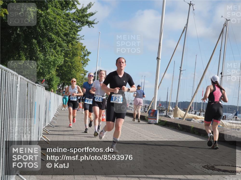 17.08.2025 - KN Förde Triathlon 2025 KatJ http://msf.ph/oto/8593976 17.08.2025 10:22:01 Laufen 126, 147, 148, 153, 166, 224, 250 meine-sportfotos.de