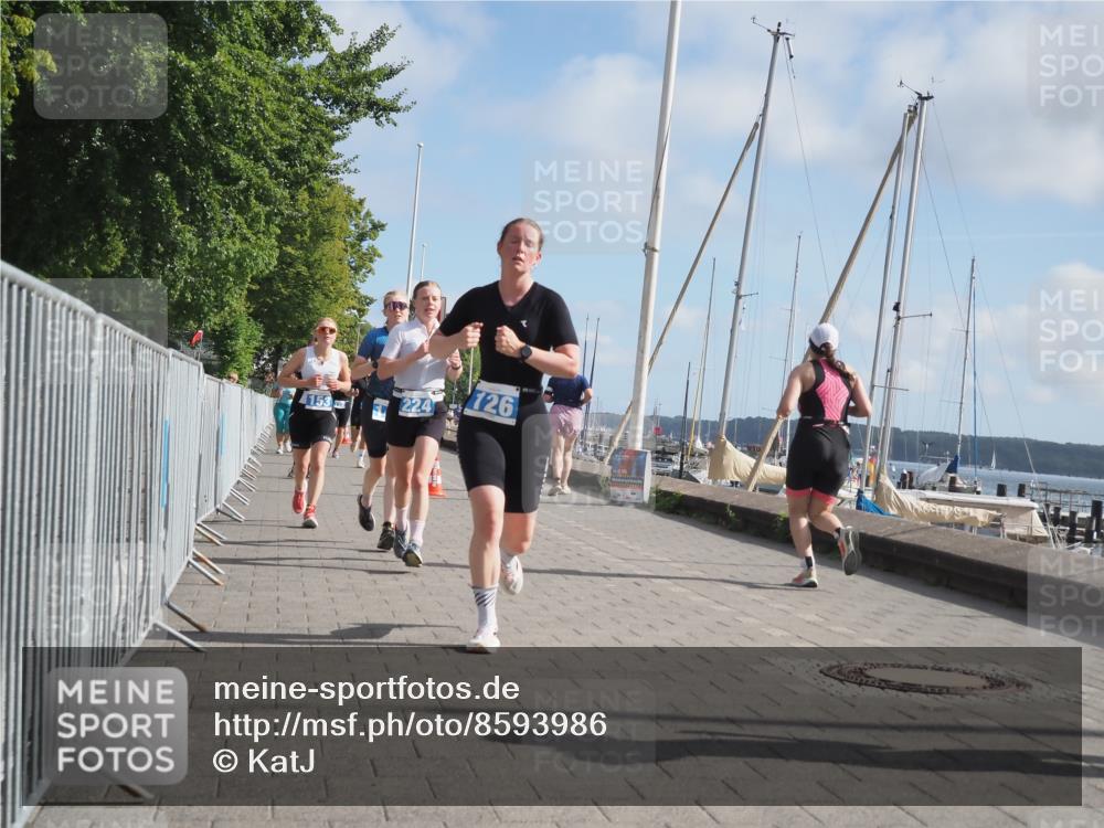 17.08.2025 - KN Förde Triathlon 2025 KatJ http://msf.ph/oto/8593986 17.08.2025 10:22:01 Laufen 126, 147, 148, 153, 166, 224, 250 meine-sportfotos.de