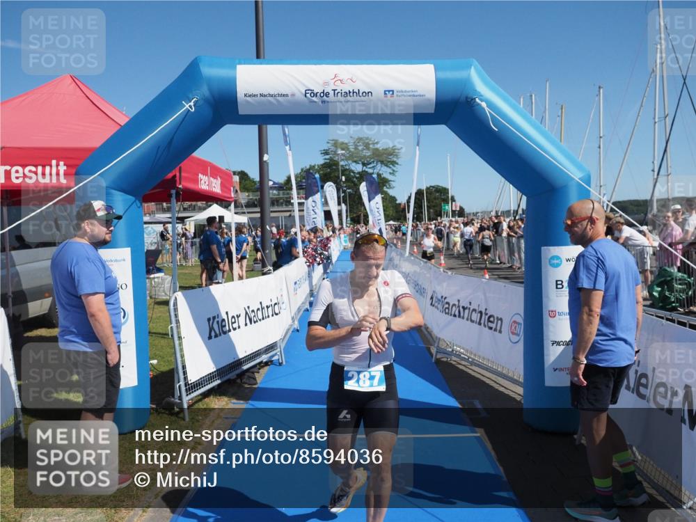17.08.2025 - KN Förde Triathlon 2025 MichiJ http://msf.ph/oto/8594036 17.08.2025 12:01:19 Laufen 275, 287 meine-sportfotos.de