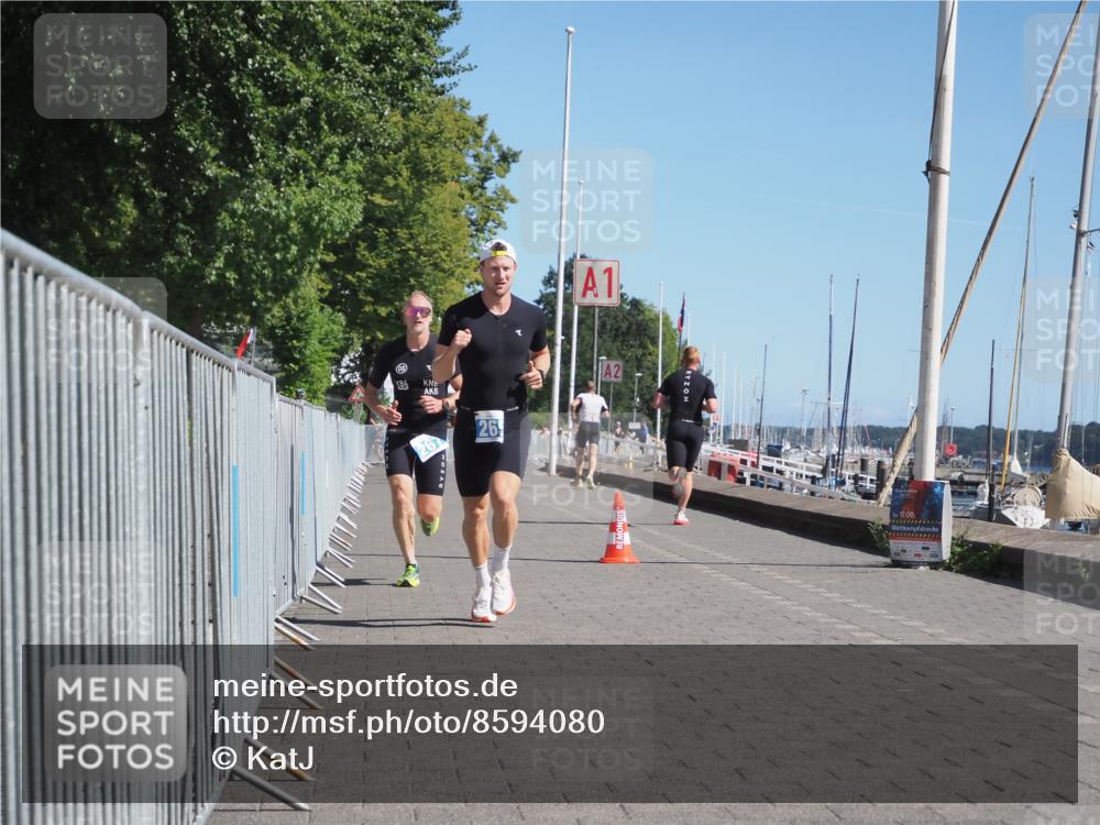 17.08.2025 - KN Förde Triathlon 2025 KatJ http://msf.ph/oto/8594080 17.08.2025 11:39:30 Laufen 265, 267 meine-sportfotos.de