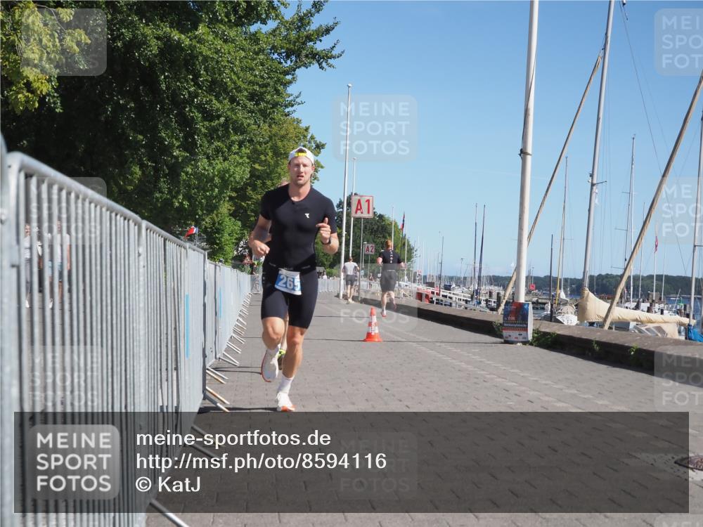 17.08.2025 - KN Förde Triathlon 2025 KatJ http://msf.ph/oto/8594116 17.08.2025 11:39:31 Laufen 265, 267 meine-sportfotos.de