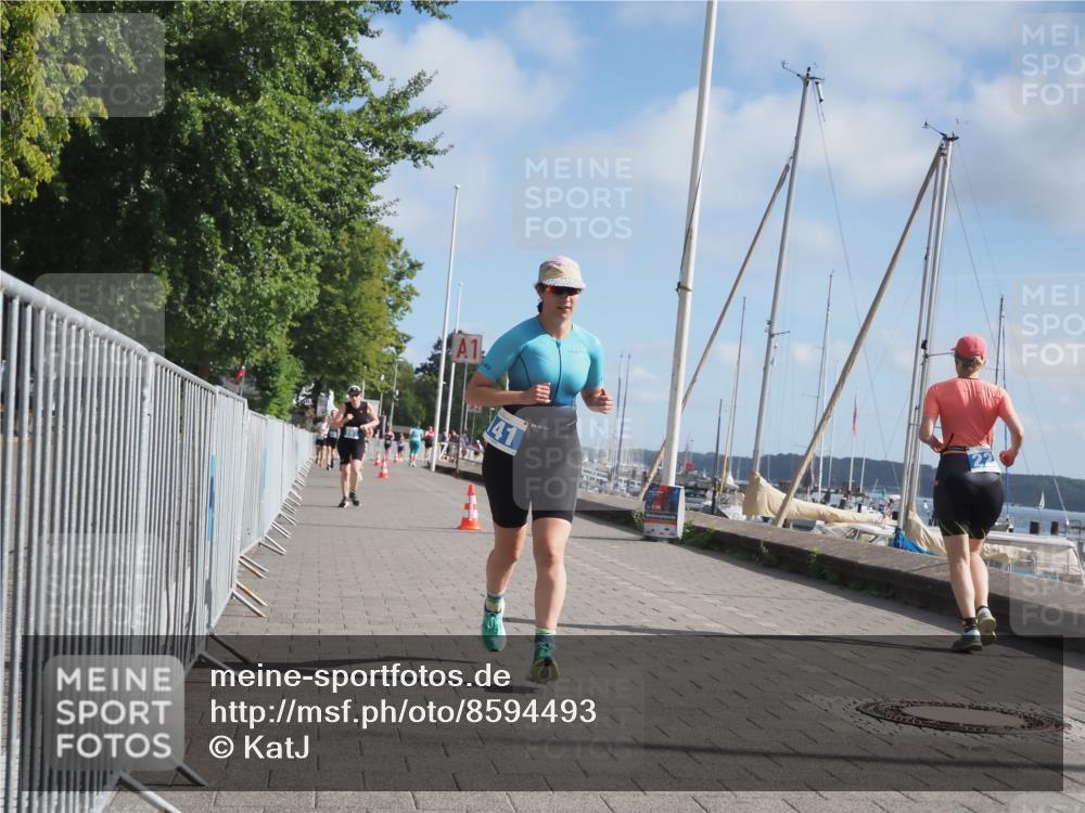 17.08.2025 - KN Förde Triathlon 2025 KatJ http://msf.ph/oto/8594493 17.08.2025 10:22:46 Laufen 141, 197, 202 meine-sportfotos.de