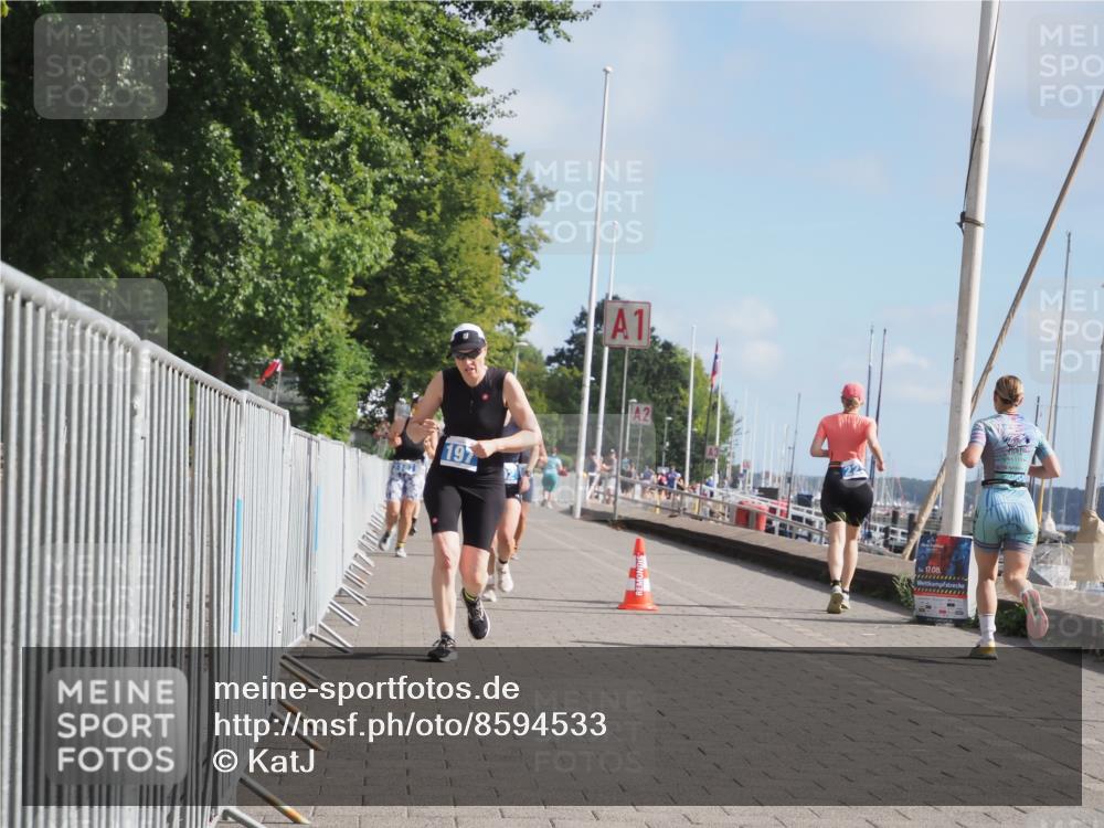 17.08.2025 - KN Förde Triathlon 2025 KatJ http://msf.ph/oto/8594533 17.08.2025 10:22:50 Laufen 107, 145, 197, 202 meine-sportfotos.de