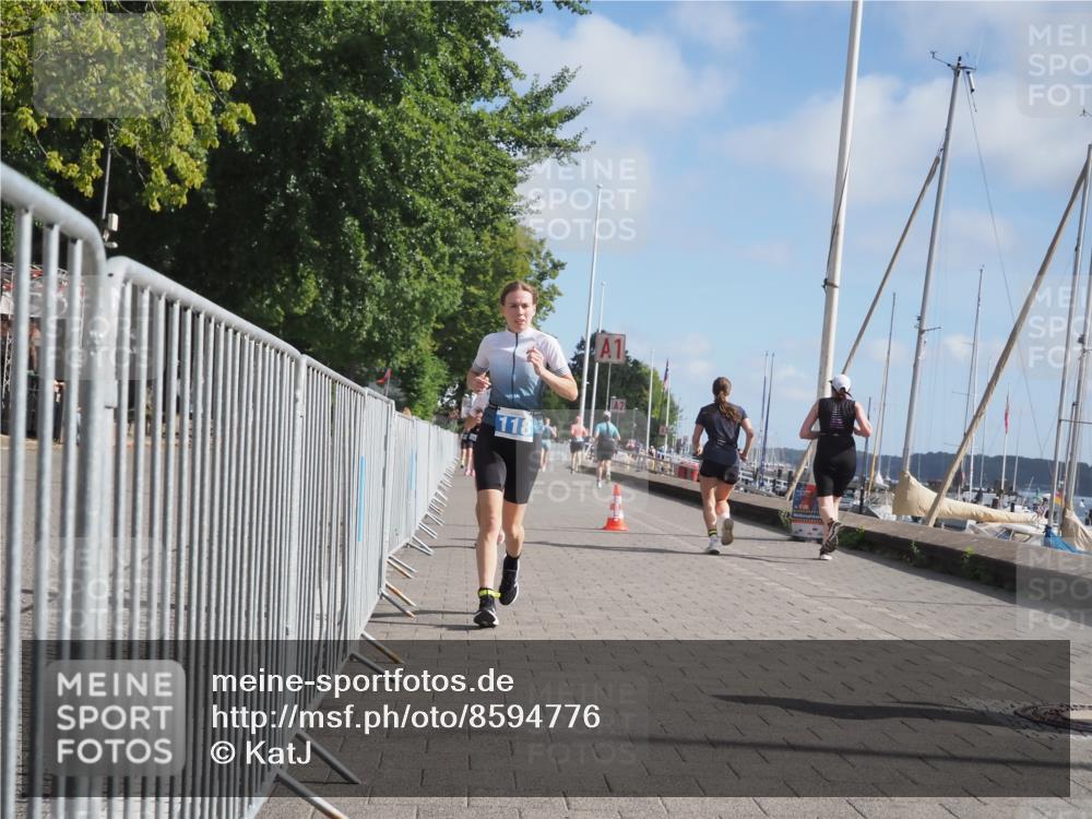 17.08.2025 - KN Förde Triathlon 2025 KatJ http://msf.ph/oto/8594776 17.08.2025 10:23:02 Laufen 107, 111, 118, 249 meine-sportfotos.de