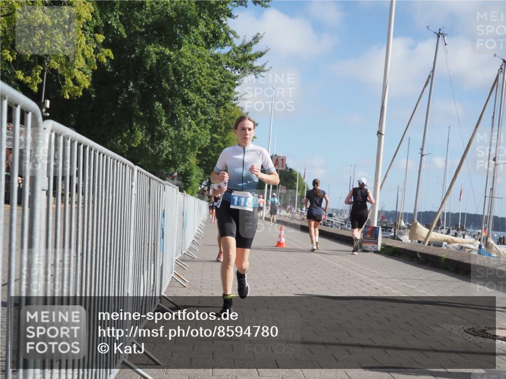 17.08.2025 - KN Förde Triathlon 2025 KatJ http://msf.ph/oto/8594780 17.08.2025 10:23:02 Laufen 107, 111, 118, 249 meine-sportfotos.de