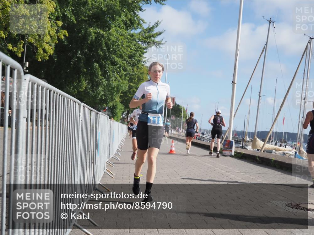 17.08.2025 - KN Förde Triathlon 2025 KatJ http://msf.ph/oto/8594790 17.08.2025 10:23:03 Laufen 111, 118, 249 meine-sportfotos.de