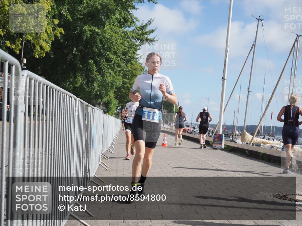 17.08.2025 - KN Förde Triathlon 2025 KatJ http://msf.ph/oto/8594800 17.08.2025 10:23:03 Laufen 111, 118, 249 meine-sportfotos.de