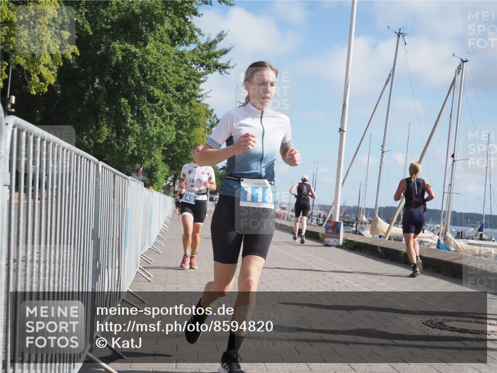 17.08.2025 - KN Förde Triathlon 2025 KatJ http://msf.ph/oto/8594820 17.08.2025 10:23:03 Laufen 111, 118, 249 meine-sportfotos.de