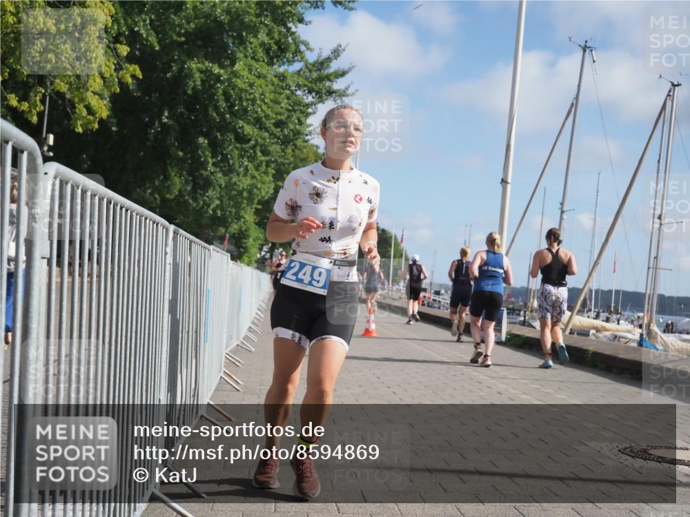 17.08.2025 - KN Förde Triathlon 2025 KatJ http://msf.ph/oto/8594869 17.08.2025 10:23:06 Laufen 118, 221, 249 meine-sportfotos.de