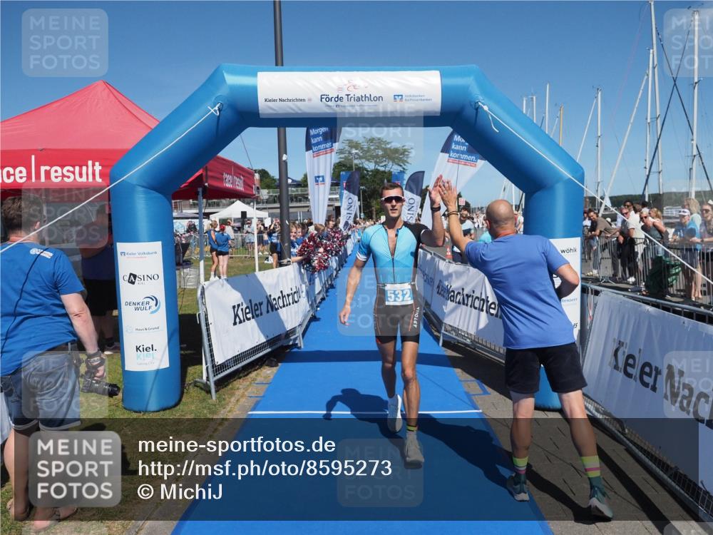 17.08.2025 - KN Förde Triathlon 2025 MichiJ http://msf.ph/oto/8595273 17.08.2025 13:56:21 Laufen 498, 532 meine-sportfotos.de