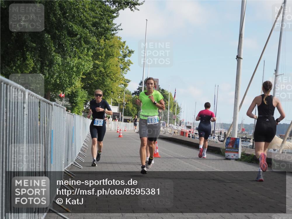 17.08.2025 - KN Förde Triathlon 2025 KatJ http://msf.ph/oto/8595381 17.08.2025 10:24:14 Laufen 187, 190, 223 meine-sportfotos.de