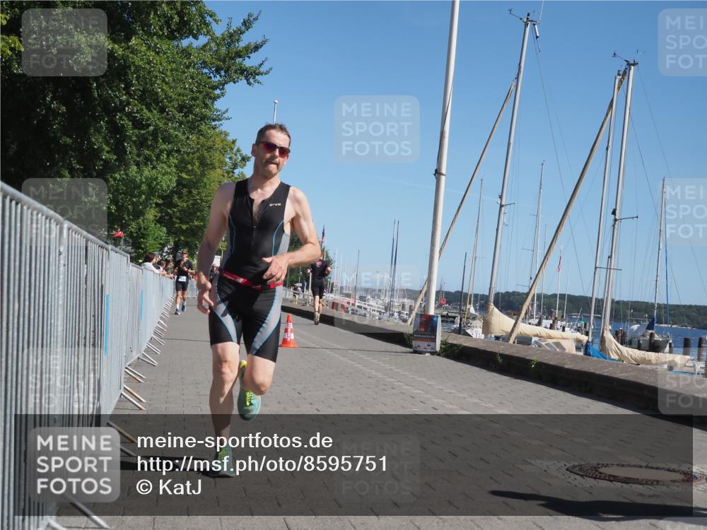 17.08.2025 - KN Förde Triathlon 2025 KatJ http://msf.ph/oto/8595751 17.08.2025 11:43:26 Laufen 296, 608 meine-sportfotos.de