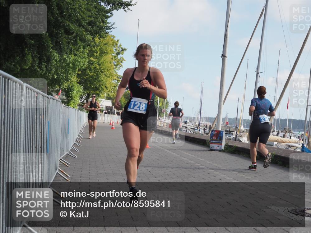 17.08.2025 - KN Förde Triathlon 2025 KatJ http://msf.ph/oto/8595841 17.08.2025 10:24:59 Laufen 128, 248 meine-sportfotos.de