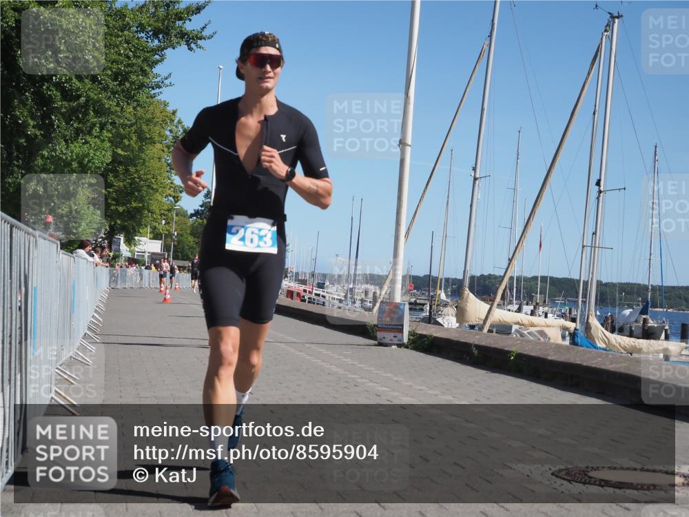 17.08.2025 - KN Förde Triathlon 2025 KatJ http://msf.ph/oto/8595904 17.08.2025 11:43:37 Laufen 263, 281 meine-sportfotos.de