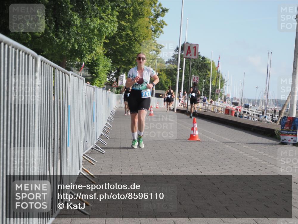 17.08.2025 - KN Förde Triathlon 2025 KatJ http://msf.ph/oto/8596110 17.08.2025 10:25:31 Laufen 242 meine-sportfotos.de