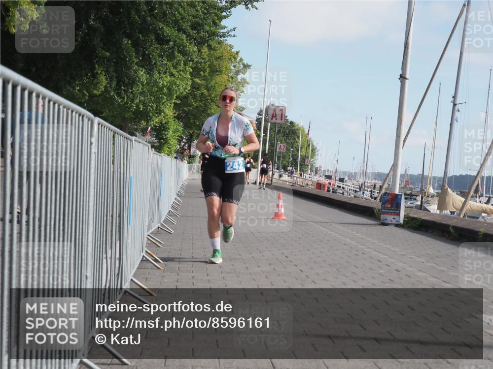 17.08.2025 - KN Förde Triathlon 2025 KatJ http://msf.ph/oto/8596161 17.08.2025 10:25:33 Laufen 242, 244 meine-sportfotos.de