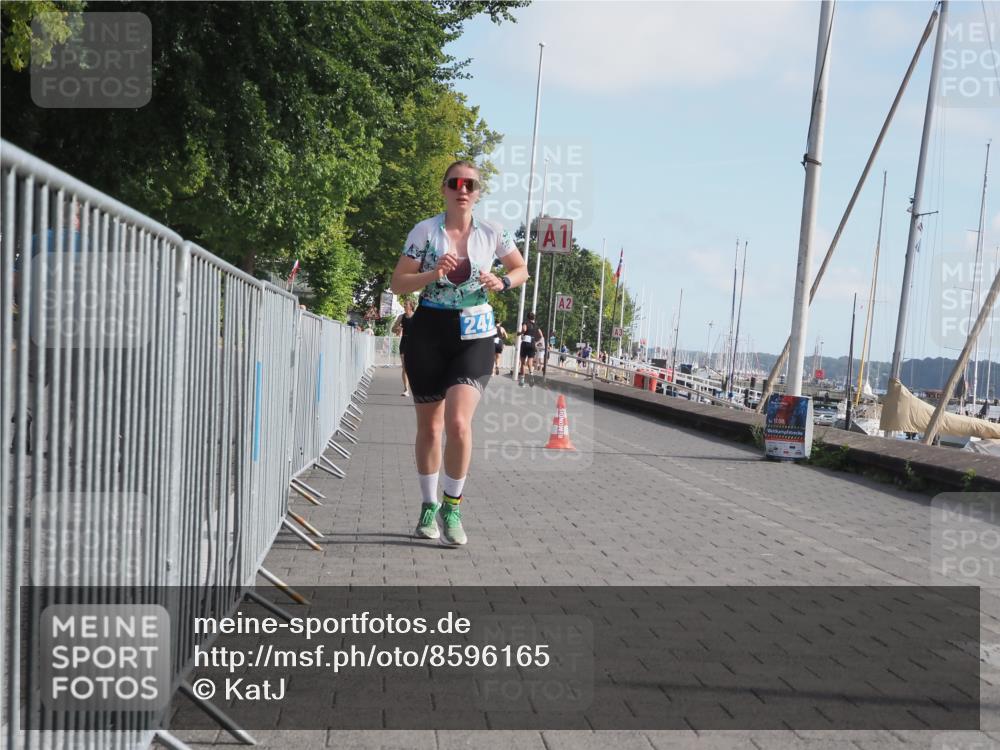 17.08.2025 - KN Förde Triathlon 2025 KatJ http://msf.ph/oto/8596165 17.08.2025 10:25:34 Laufen 242, 244 meine-sportfotos.de