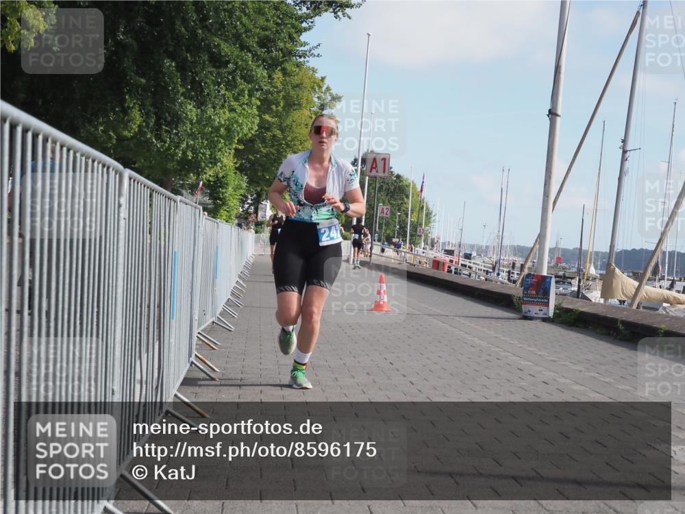17.08.2025 - KN Förde Triathlon 2025 KatJ http://msf.ph/oto/8596175 17.08.2025 10:25:34 Laufen 242, 244 meine-sportfotos.de