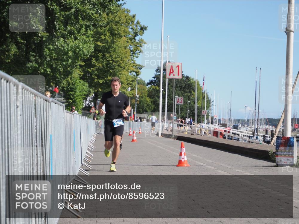 17.08.2025 - KN Förde Triathlon 2025 KatJ http://msf.ph/oto/8596523 17.08.2025 11:44:36 Laufen 295, 309 meine-sportfotos.de
